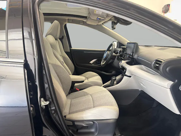 Toyota Yaris 1.5 VVT-i HSD Premium + Ruote invernali incluse