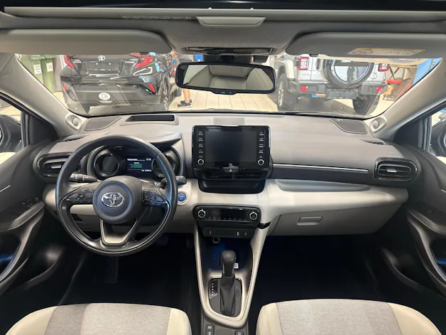 Toyota Yaris 1.5 VVT-i HSD Premium + Ruote invernali incluse