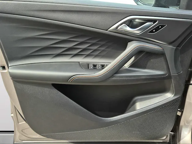 MG HS 1.5 PHEV Luxury