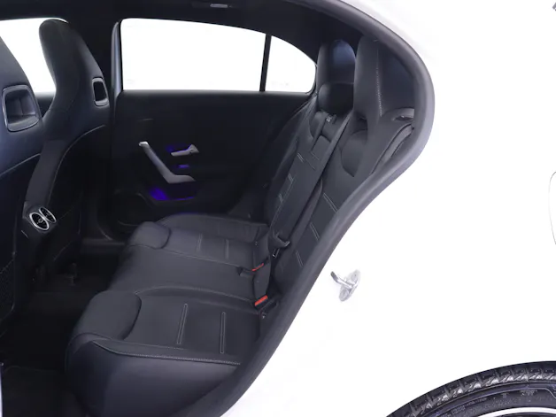 MERCEDES-BENZ A 180 AMG Line