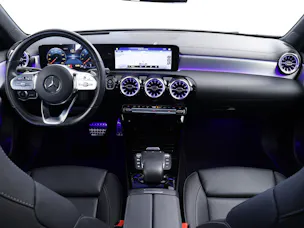 MERCEDES-BENZ A 180 AMG Line