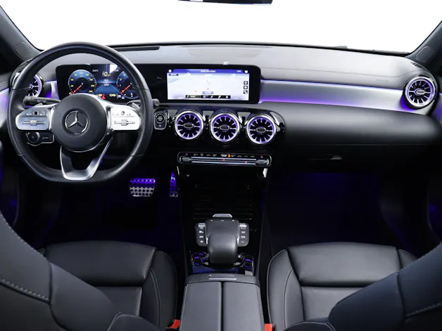 MERCEDES-BENZ A 180 AMG Line