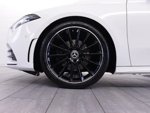 Fahrzeugbild MERCEDES-BENZ A 180 AMG Line
