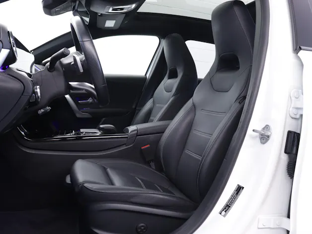 MERCEDES-BENZ A 180 AMG Line