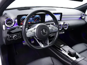 MERCEDES-BENZ A 180 AMG Line