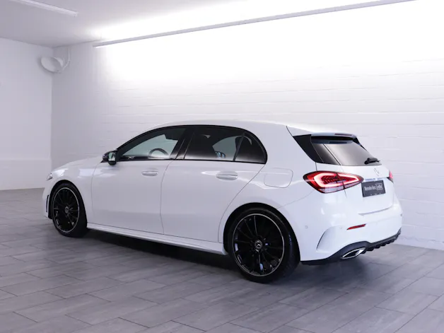 MERCEDES-BENZ A 180 AMG Line