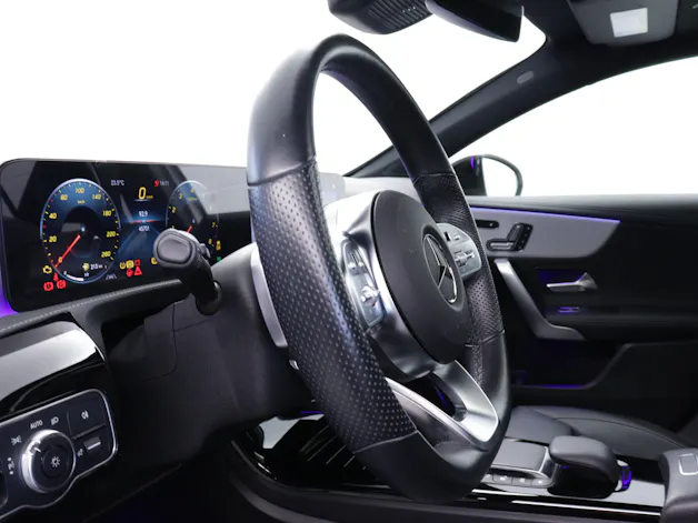 MERCEDES-BENZ A 180 AMG Line