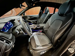 https://vehicle.imgix.net/4280957/0c64f11f-ecb9-470c-8667-972f9feac0b7.jpg
