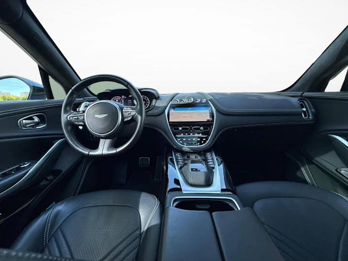 Fahrzeugbild ASTON MARTIN DBX