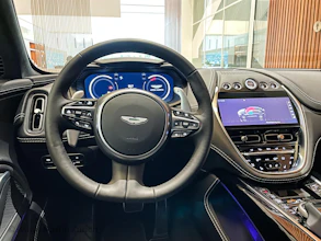 https://vehicle.imgix.net/4280957/a15bbafc-64bf-42d0-a1ac-1d8a9e472468.jpg
