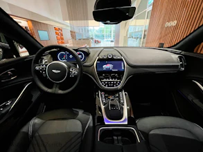 https://vehicle.imgix.net/4280957/b1eef49a-e70f-496a-9da9-cda7aeca494e.jpg