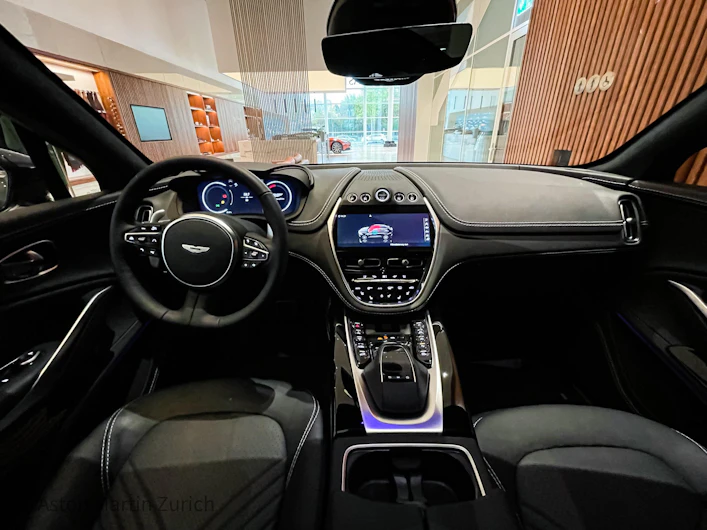 Fahrzeugbild ASTON MARTIN DBX