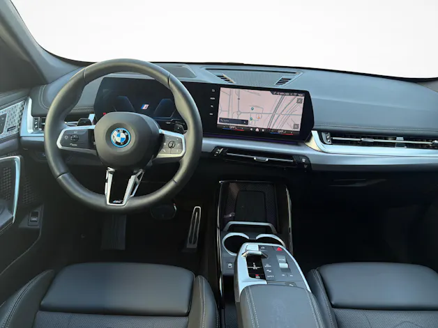 BMW X1 30e xDrive paddles