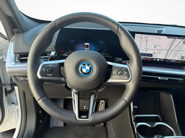 BMW X1 30e xDrive paddles