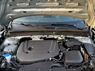 Volvo XC40 2.0 B3 MH Plus Dark