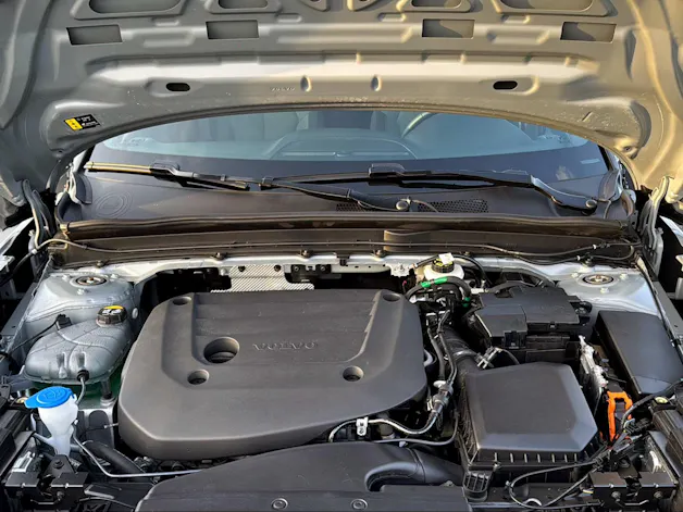 Volvo XC40 2.0 B3 MH Plus Dark