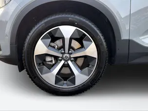 Volvo XC40 2.0 B3 MH Plus Dark