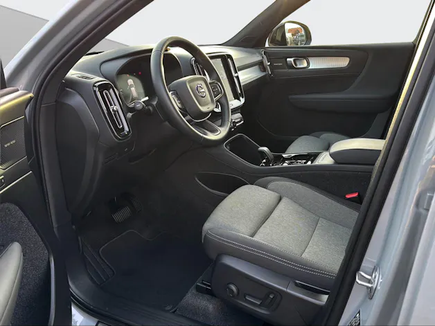 Volvo XC40 2.0 B3 MH Plus Dark
