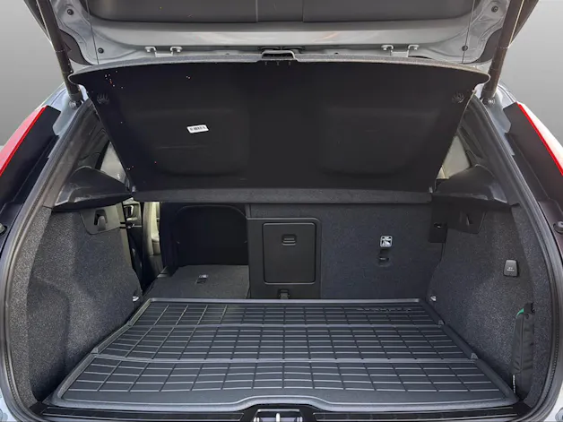 Volvo XC40 2.0 B3 MH Plus Dark