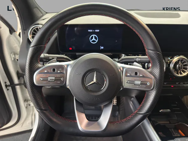 Mercedes-Benz GLA 200 d 4M - AMG / Rückfahrkamera / AHK / Ambiente-Beleuchtung