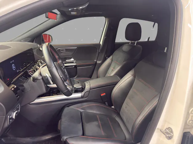 Mercedes-Benz GLA 200 d 4M - AMG / Rückfahrkamera / AHK / Ambiente-Beleuchtung