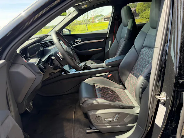 Audi Q8 55 e-tron Black Edition quattro