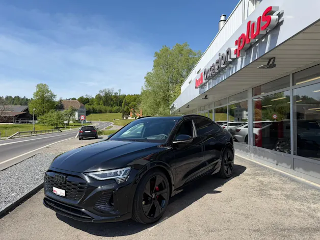 Audi Q8 55 e-tron Black Edition quattro