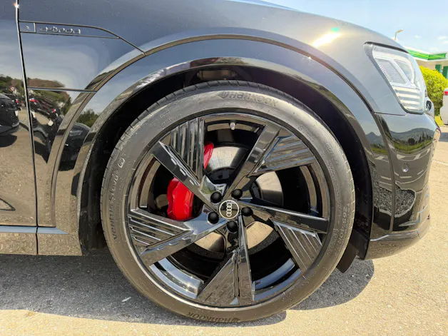 Audi Q8 55 e-tron Black Edition quattro