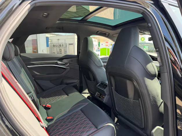 Audi Q8 55 e-tron Black Edition quattro