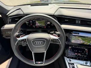 Audi Q8 55 e-tron Black Edition quattro