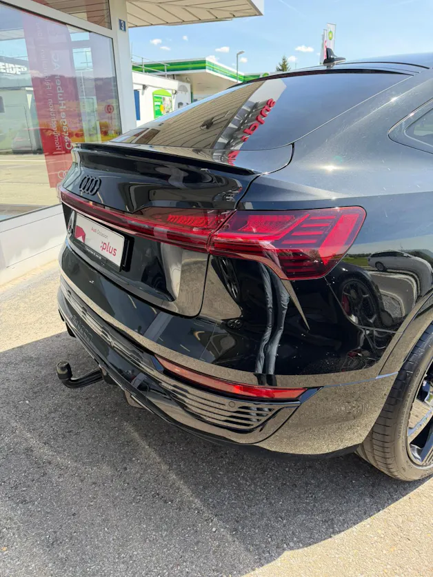 Audi Q8 55 e-tron Black Edition quattro