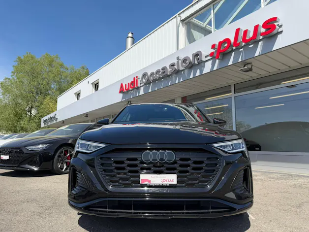 Audi Q8 55 e-tron Black Edition quattro