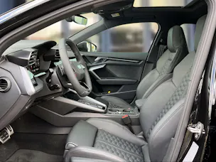 Audi RS3 Sportback 2.5 TSI quattro S-tronic Mythosschwarz Metallic