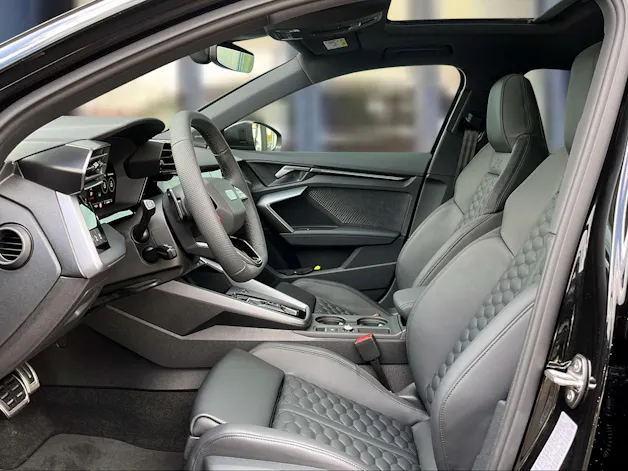 Audi RS3 Sportback 2.5 TSI quattro S-tronic Mythosschwarz Metallic