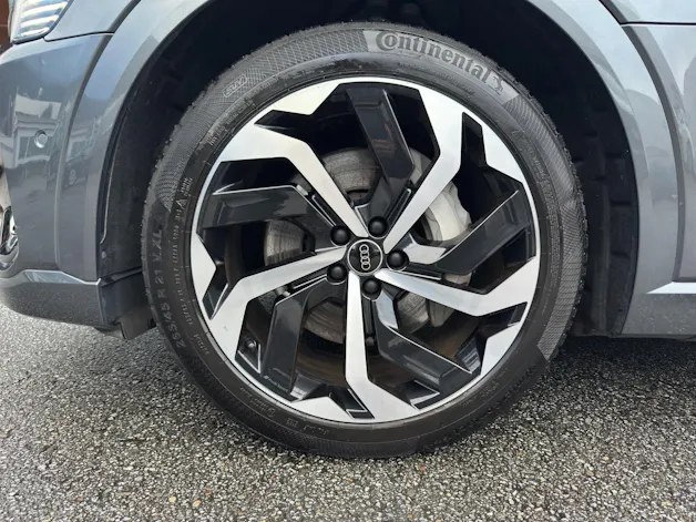 Audi e-tron 55 S Line Black Edition quattro