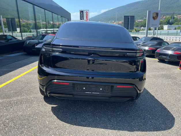 Porsche Macan Turbo 100kWh