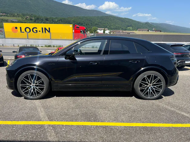 Porsche Macan Turbo 100kWh
