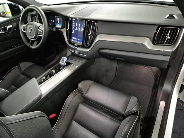 Volvo XC60 2.0 B5 MH Plus Dark AWD