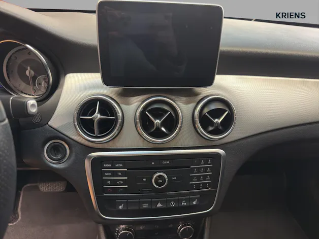Mercedes-Benz CLA 200 - SB - CDI - 4M - Urban / Navigation / Bi-Xenon