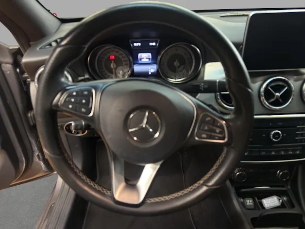Mercedes-Benz CLA 200 - SB - CDI - 4M - Urban / Navigation / Bi-Xenon