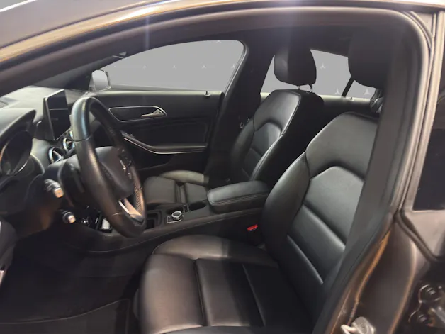 Mercedes-Benz CLA 200 - SB - CDI - 4M - Urban / Navigation / Bi-Xenon