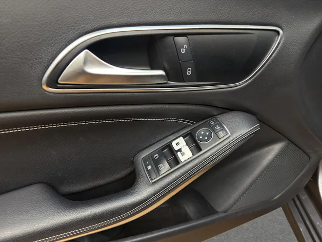 Mercedes-Benz CLA 200 - SB - CDI - 4M - Urban / Navigation / Bi-Xenon