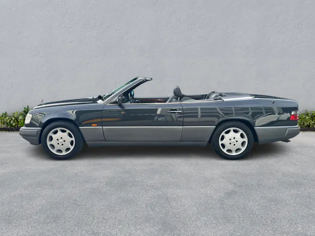 Mercedes-Benz A124 Cabriolet 300 CE-24