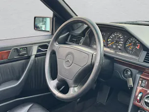 Mercedes-Benz A124 Cabriolet 300 CE-24