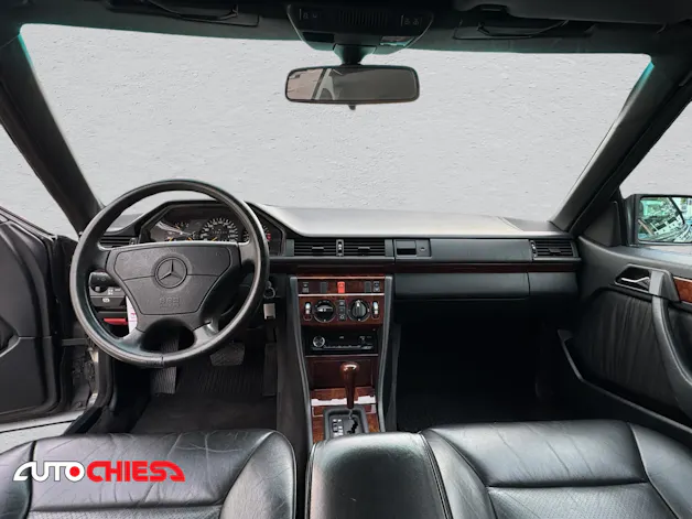 Mercedes-Benz A124 Cabriolet 300 CE-24