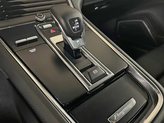Porsche Panamera 4 E-Hybrid