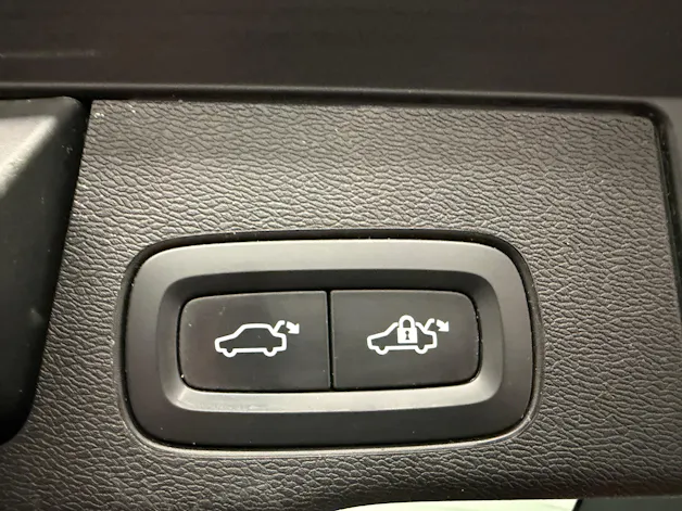 Volvo XC60 2.0 B4 MH Momentum AWD