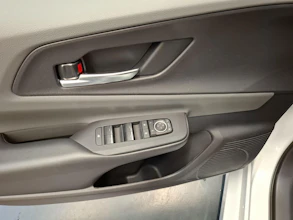 https://vehicle.imgix.net/4281725/837a5daf-eaf3-4e4b-adfa-c61108e10989.jpg