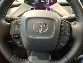 https://vehicle.imgix.net/4281725/cb372874-1ce6-4eba-88e5-a7f9af2628db.jpg