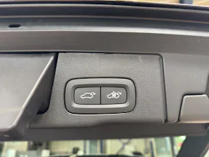 VOLVO XC60 2.0 T8 TE Plus Dark eAWD